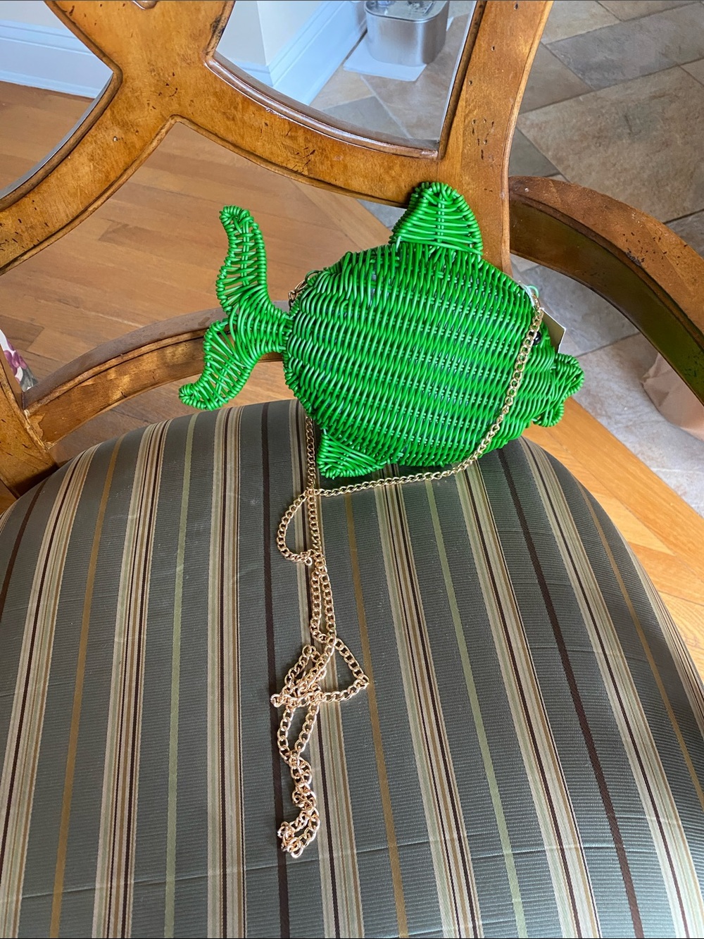 NWT Tommy Bahama Green Woven Fish Crossbody with Gold Chain